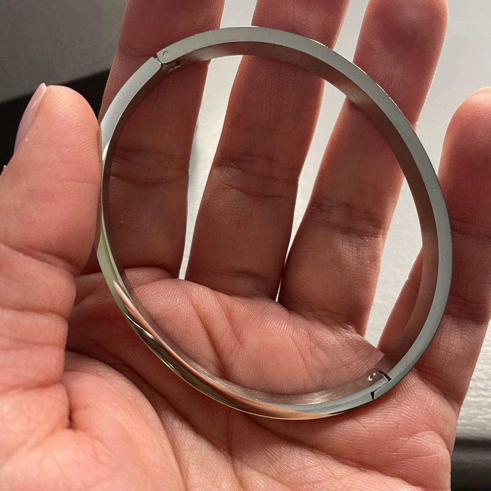 Stainless steel bangle bracelet - Picture 5 of 16